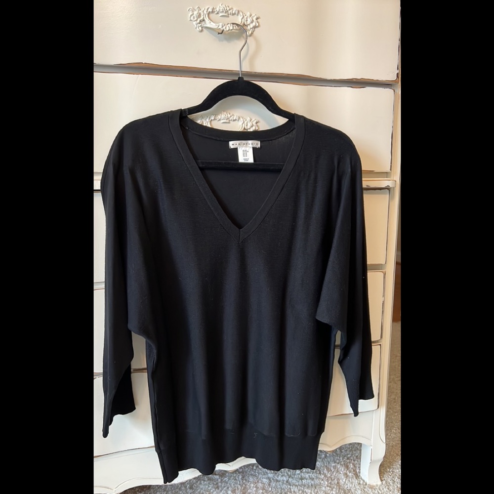Max studio size medium black V-neck sweater